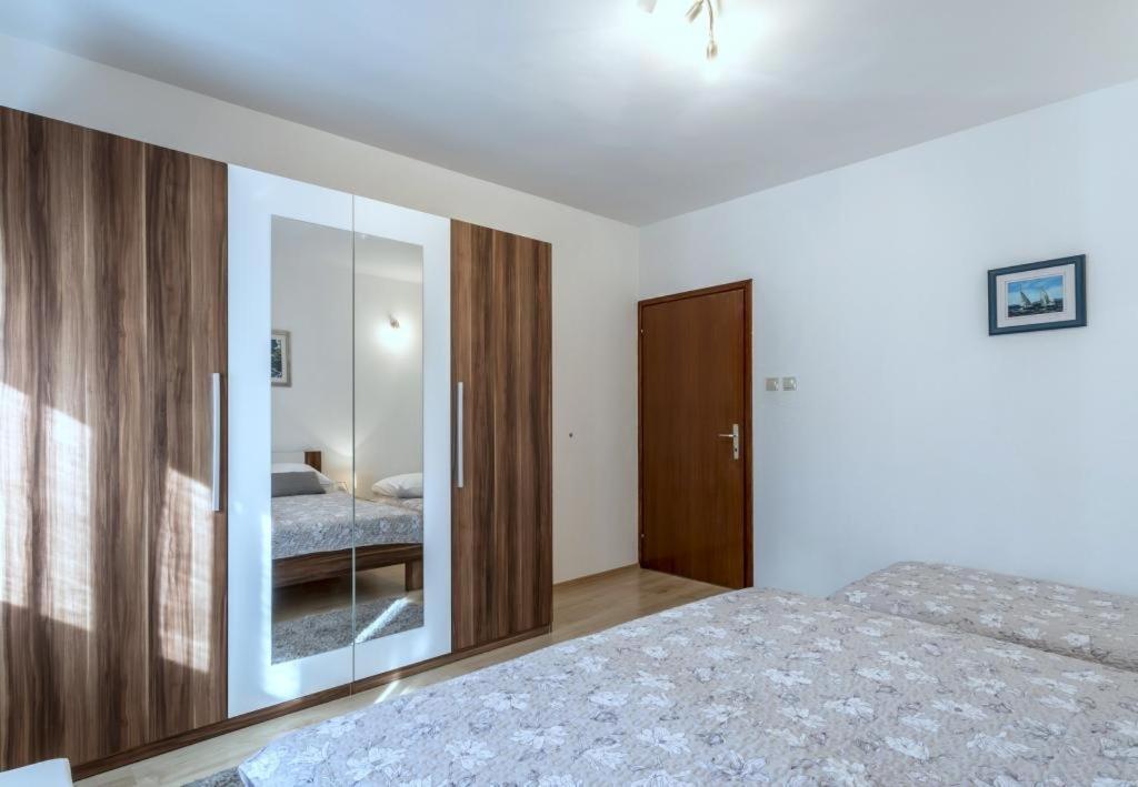 Apartment In Kastel Novi With Terrace, Air Conditioning, Wifi, Washing Machine 5104-2 Kaštela Zewnętrze zdjęcie